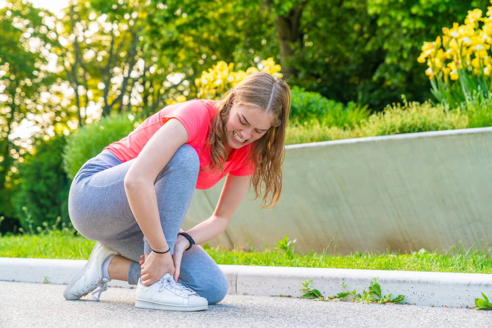 Two causes of ankle pain when walking but no swelling