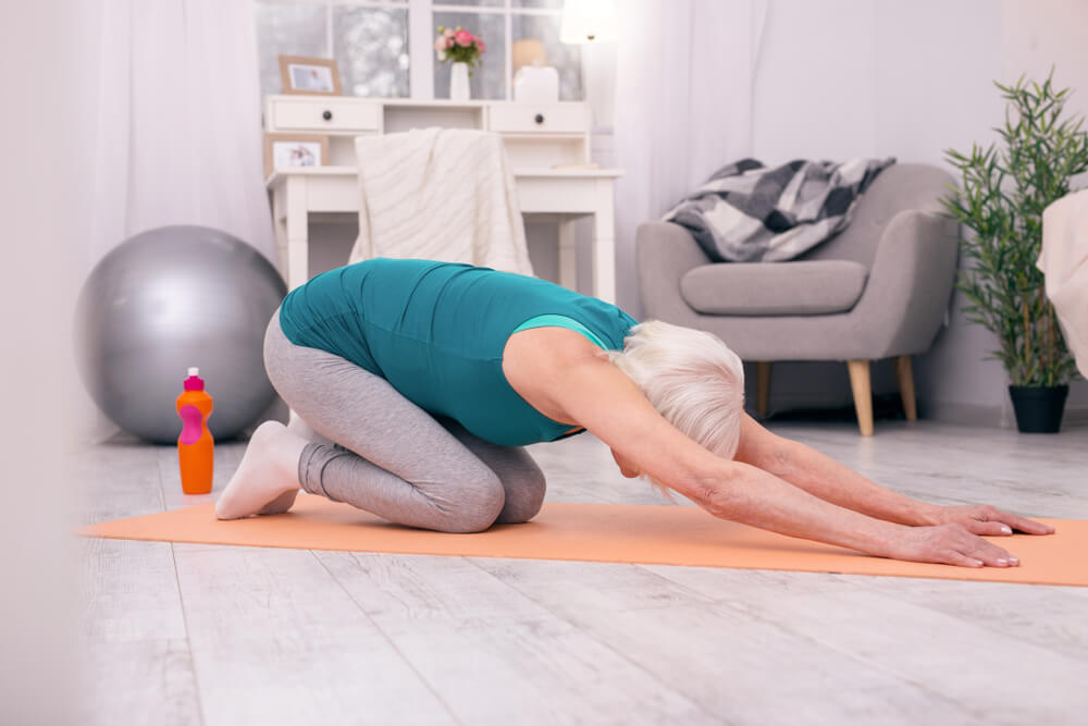 Two stretches that can help stop muscle spasms in the back