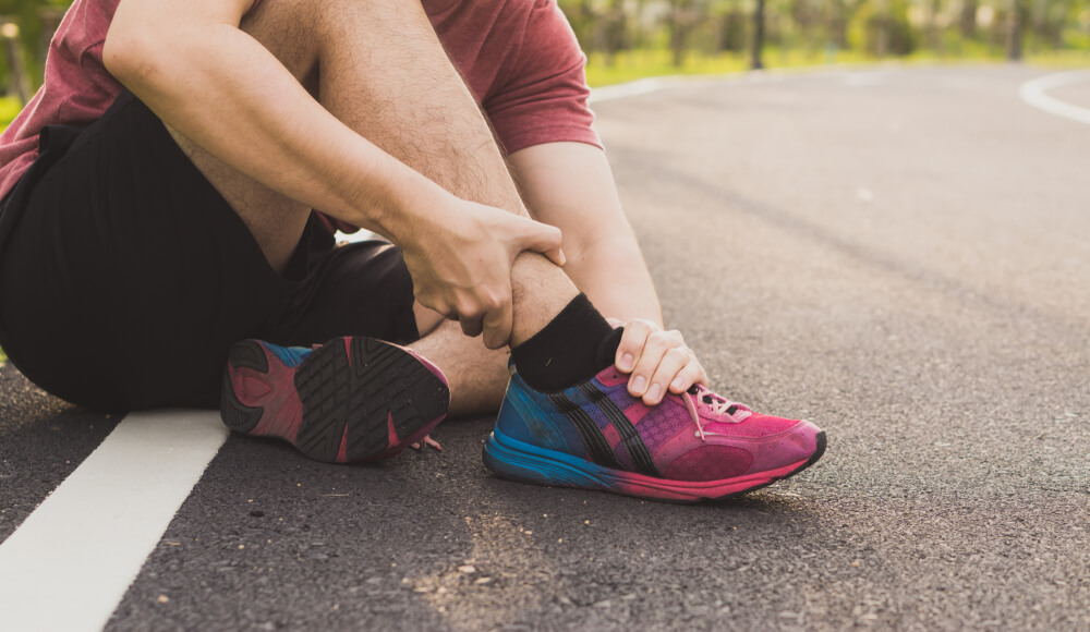 Four conditions that cause pain on top of the foot near the ankle
