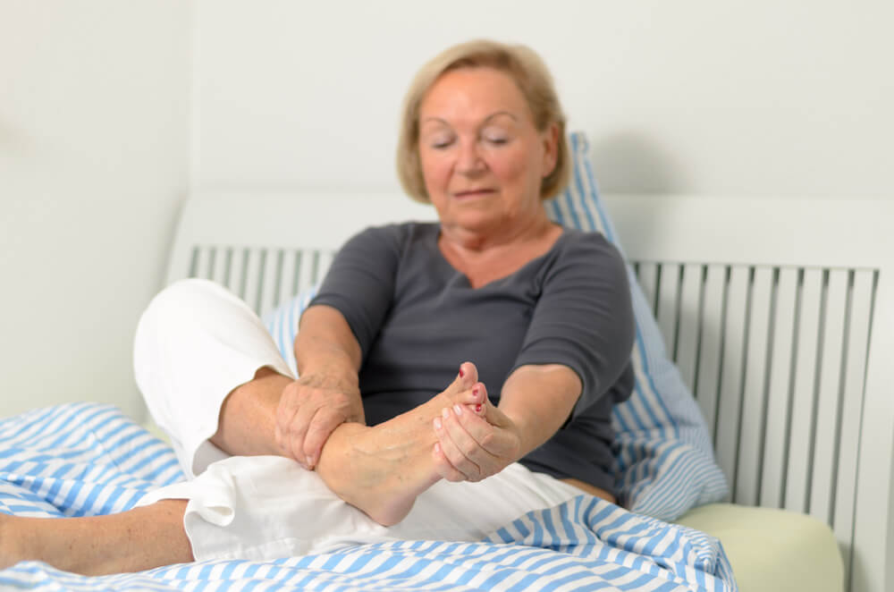 pain-on-side-of-foot-outlet-emergencydentistry