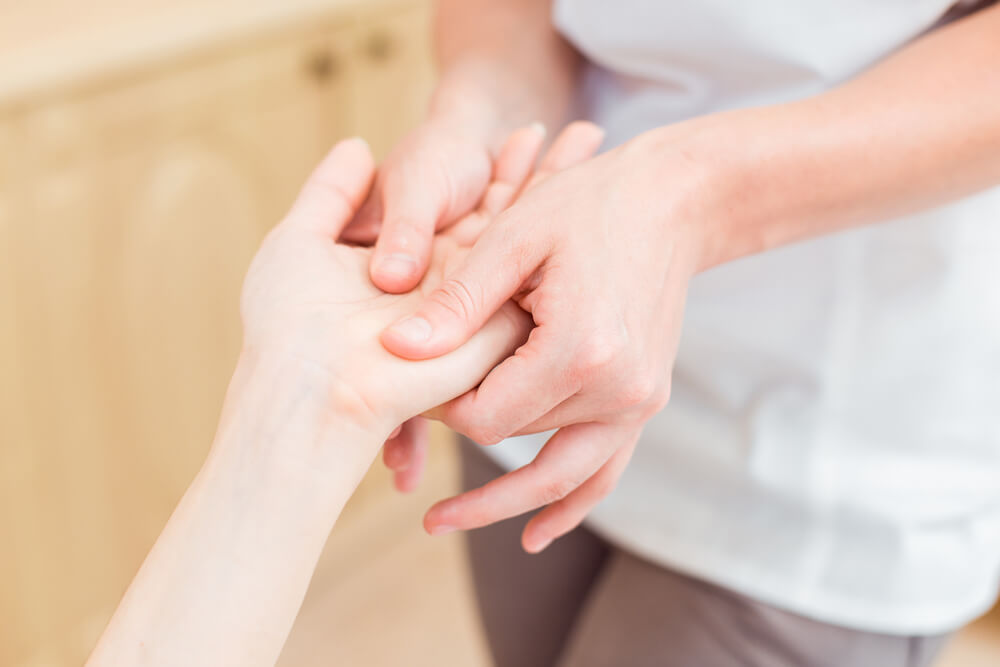 5 causes and treatments for finger joint pain