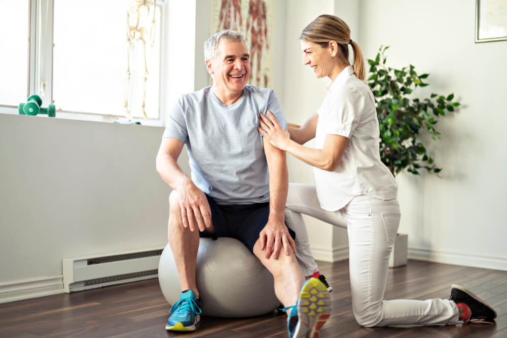 3 steps to take after hitting your head shutterstock 1293680473 concussion physical therapy