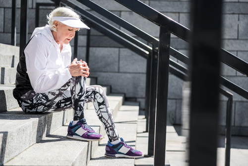 3 tips that can make going down stairs with knee pain easier knee pain