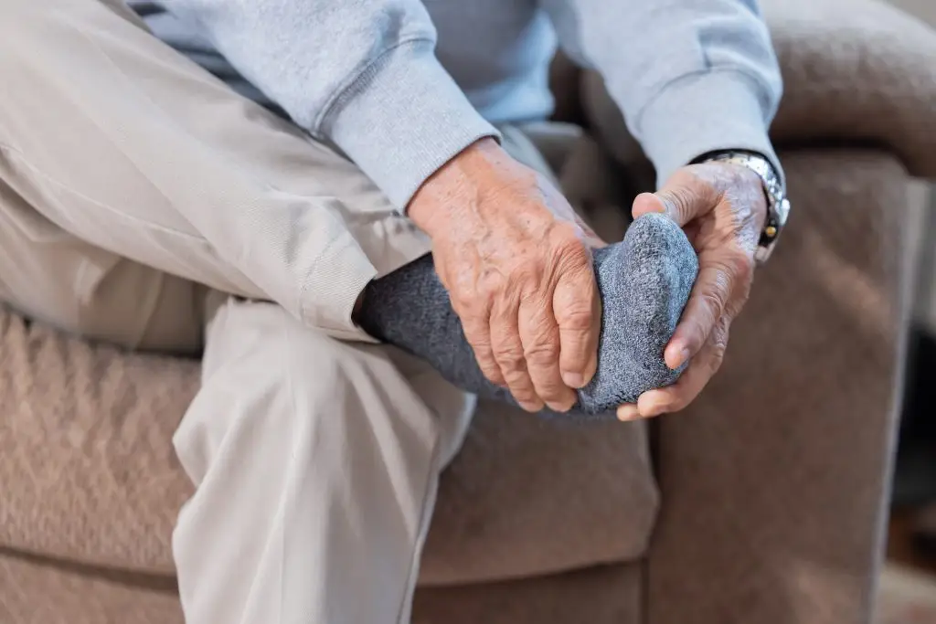 how physical therapy helps treat plantar fasciitis foot pain